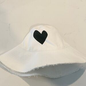 Anthropologie Kerri Rosenthal White Bucket Hat with Black Heart